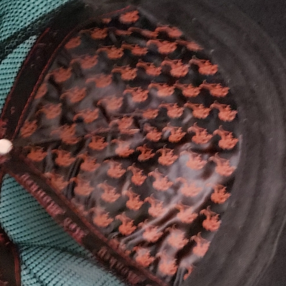 Red Monkey cap - Picture 4 of 4